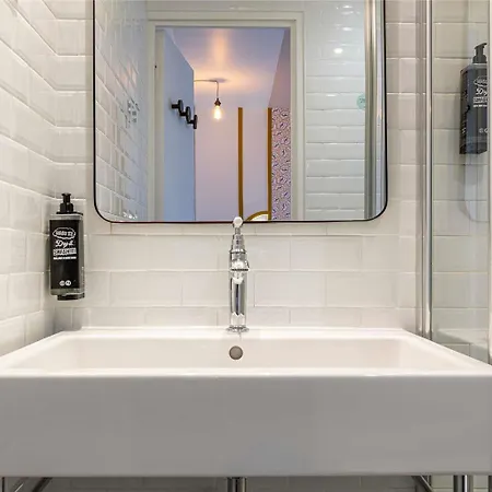 Ibis Styles Eiffel Cambronne Hotel 3*