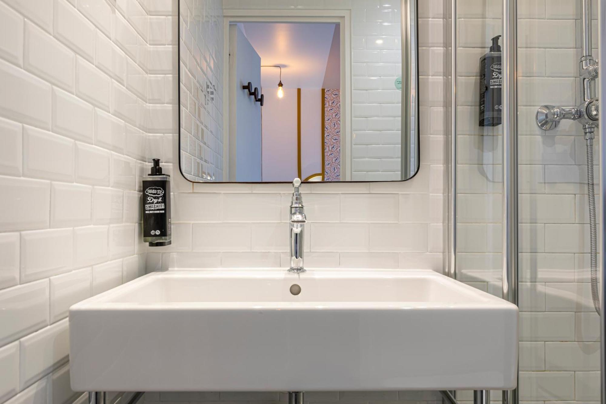 Ibis Styles Eiffel Cambronne Hotel 3*