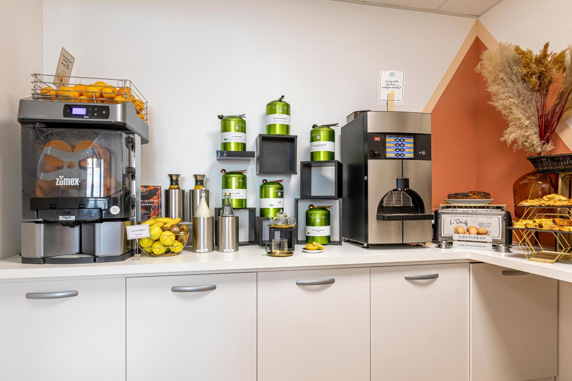 Ibis Styles Eiffel Cambronne Hotel 3*