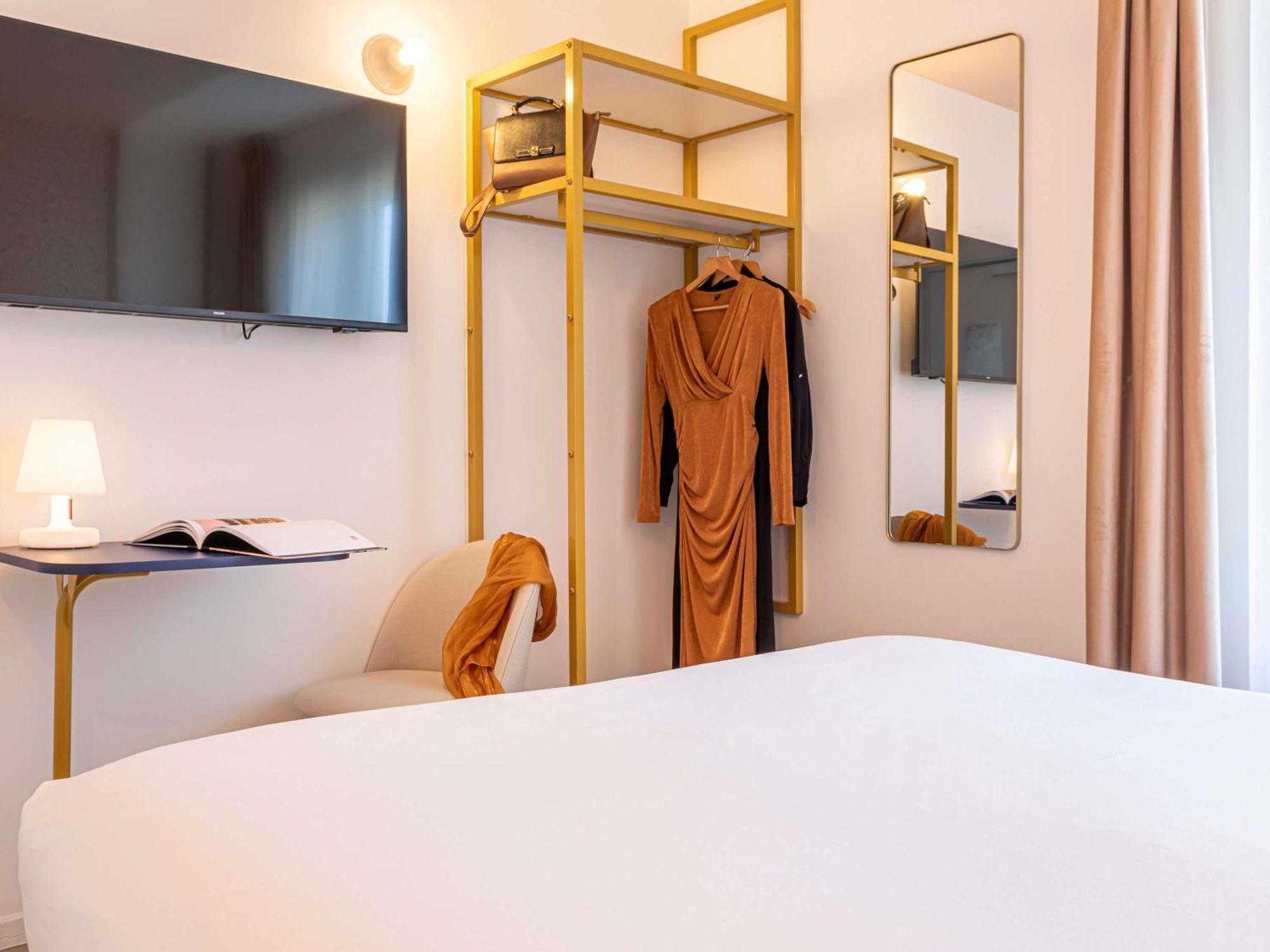 Ibis Styles Eiffel Cambronne Hotel 3*