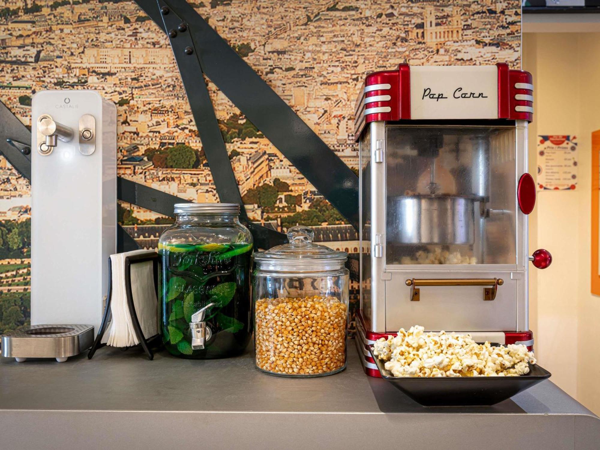 Hotel Ibis Styles Eiffel Cambronne 3*