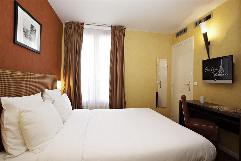 Hotel Ibis Styles Eiffel Cambronne 3*