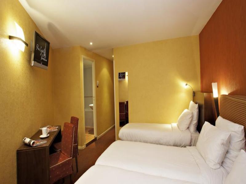 Hotel Ibis Styles Eiffel Cambronne 3*